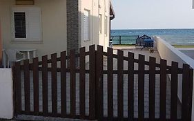 Panorama Beach House, 5 Meters To The Sea